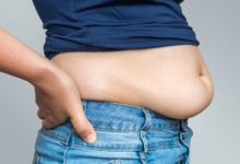 كيف تتم عملية شفط الدهون من البطن ؟